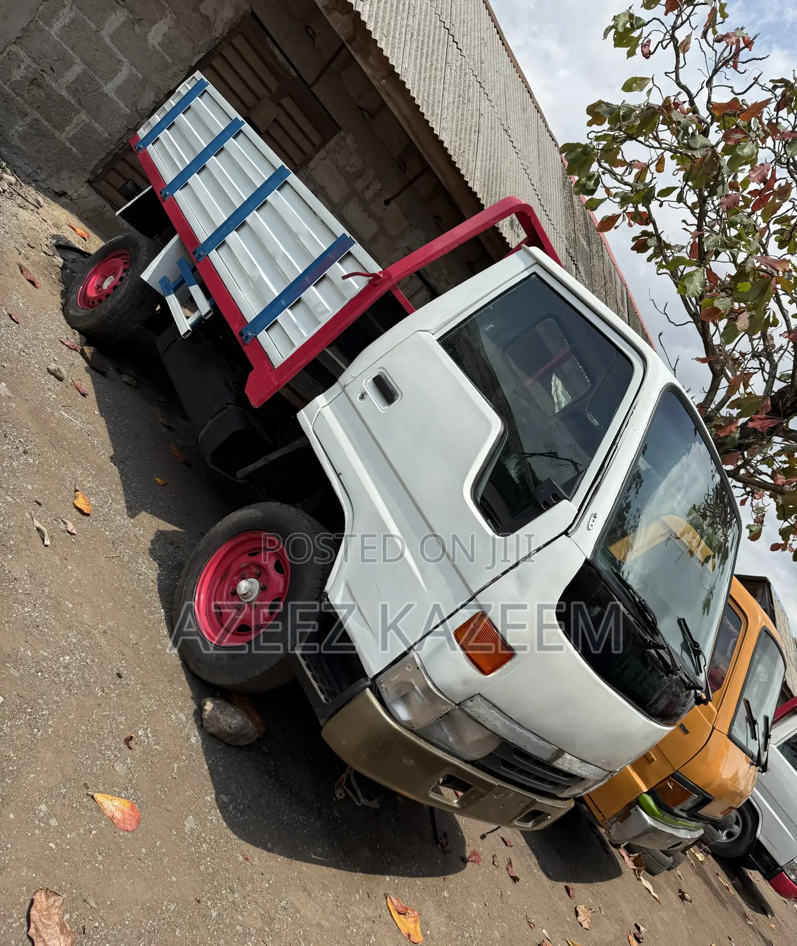Toyota Dyna 150 Long Bucket Truck