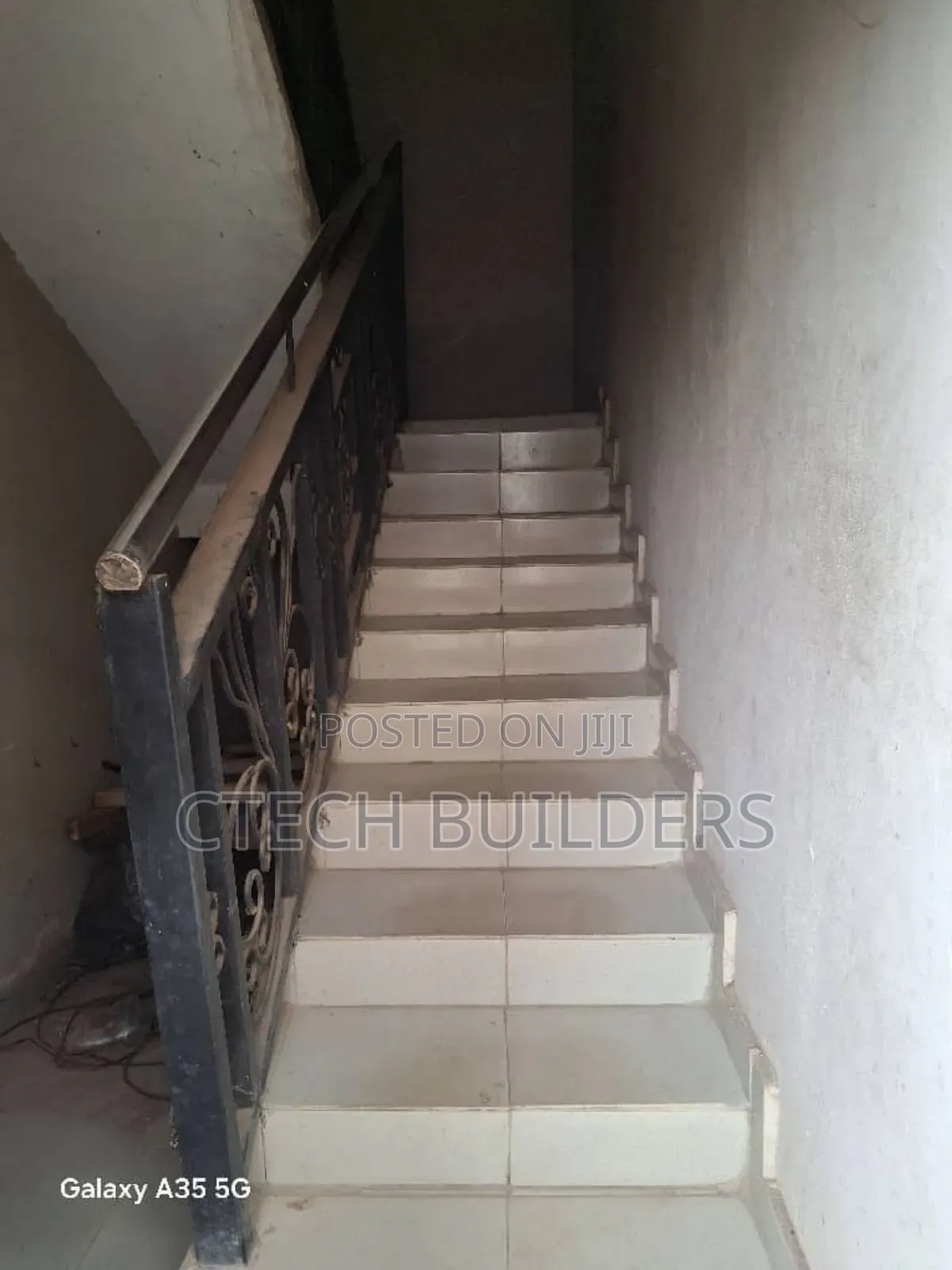 5bdrm Block of Flats in Benin City for sale