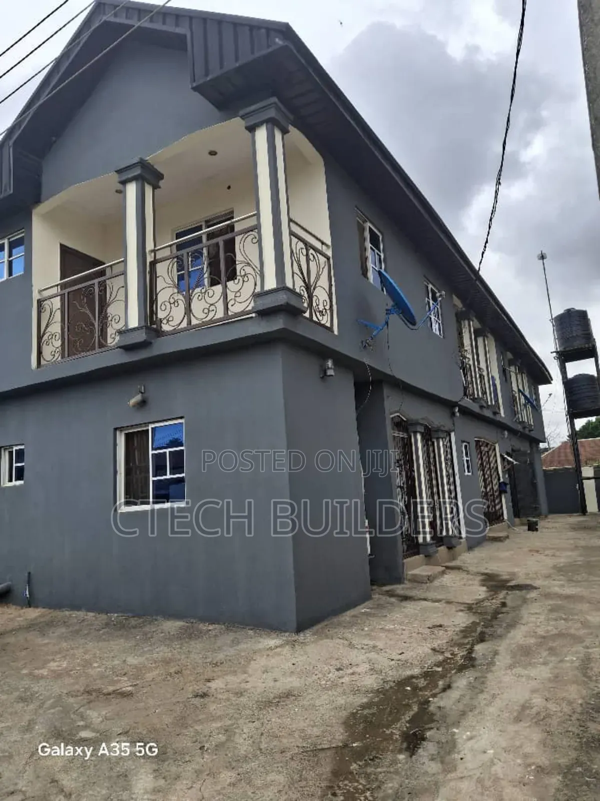 5bdrm Block of Flats in Benin City for sale