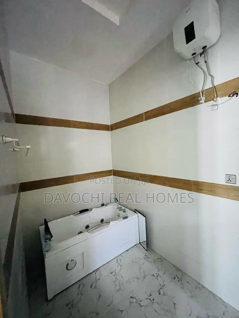 4bdrm Duplex in Orchid Road, Lekki Phase 2 for rent