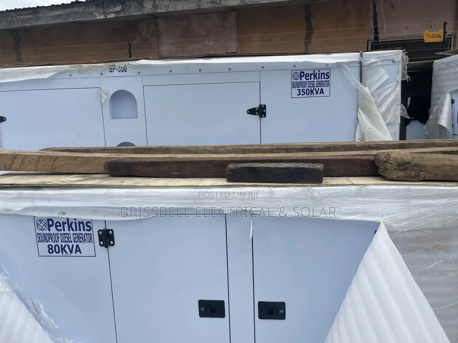 Quality England Perkins Soundproof Diesel Generator 350kva
