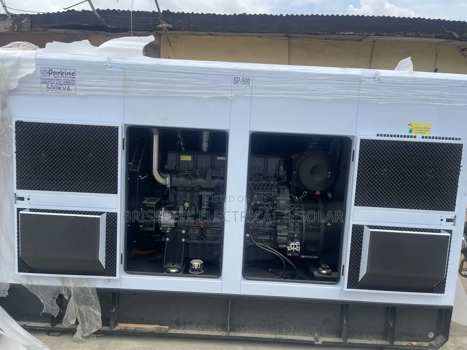 Quality England Perkins Soundproof Diesel Generator 500kva