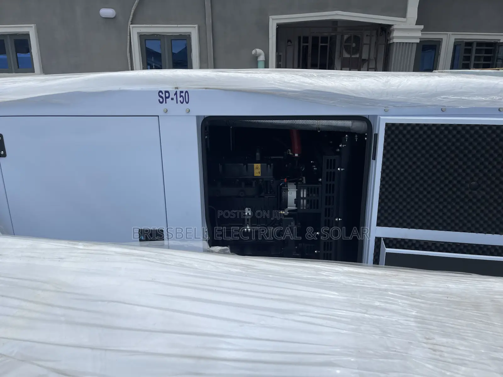 Quality England Perkins Soundproof Diesel Generator 150kva