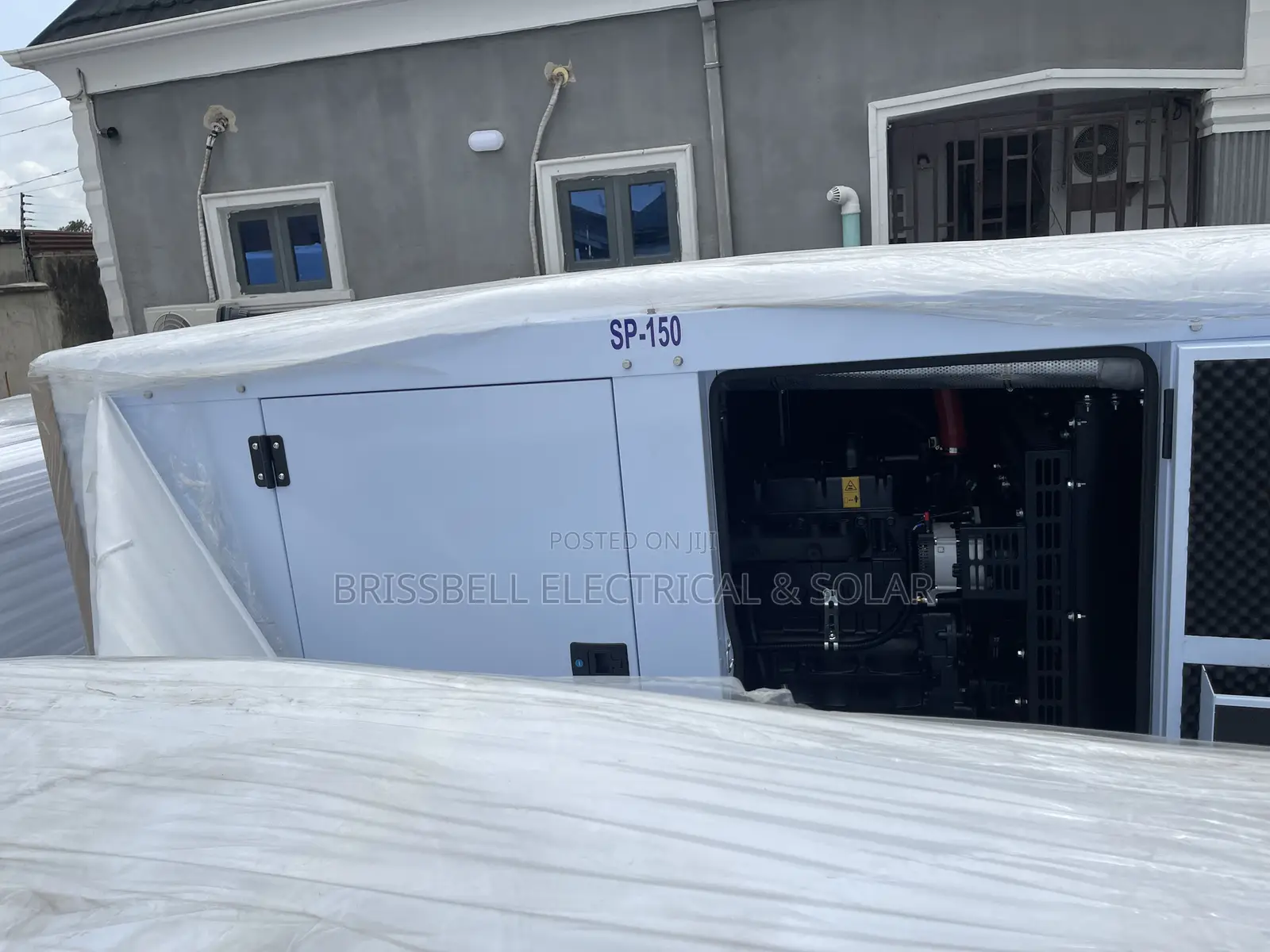 Quality England Perkins Soundproof Diesel Generator 150kva