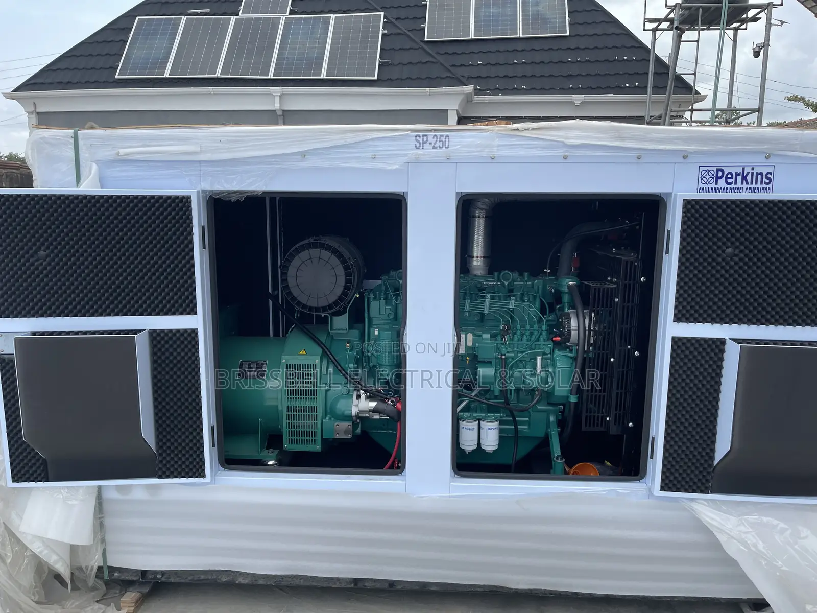 Quality England Perkins Soundproof Diesel Generator 250kva