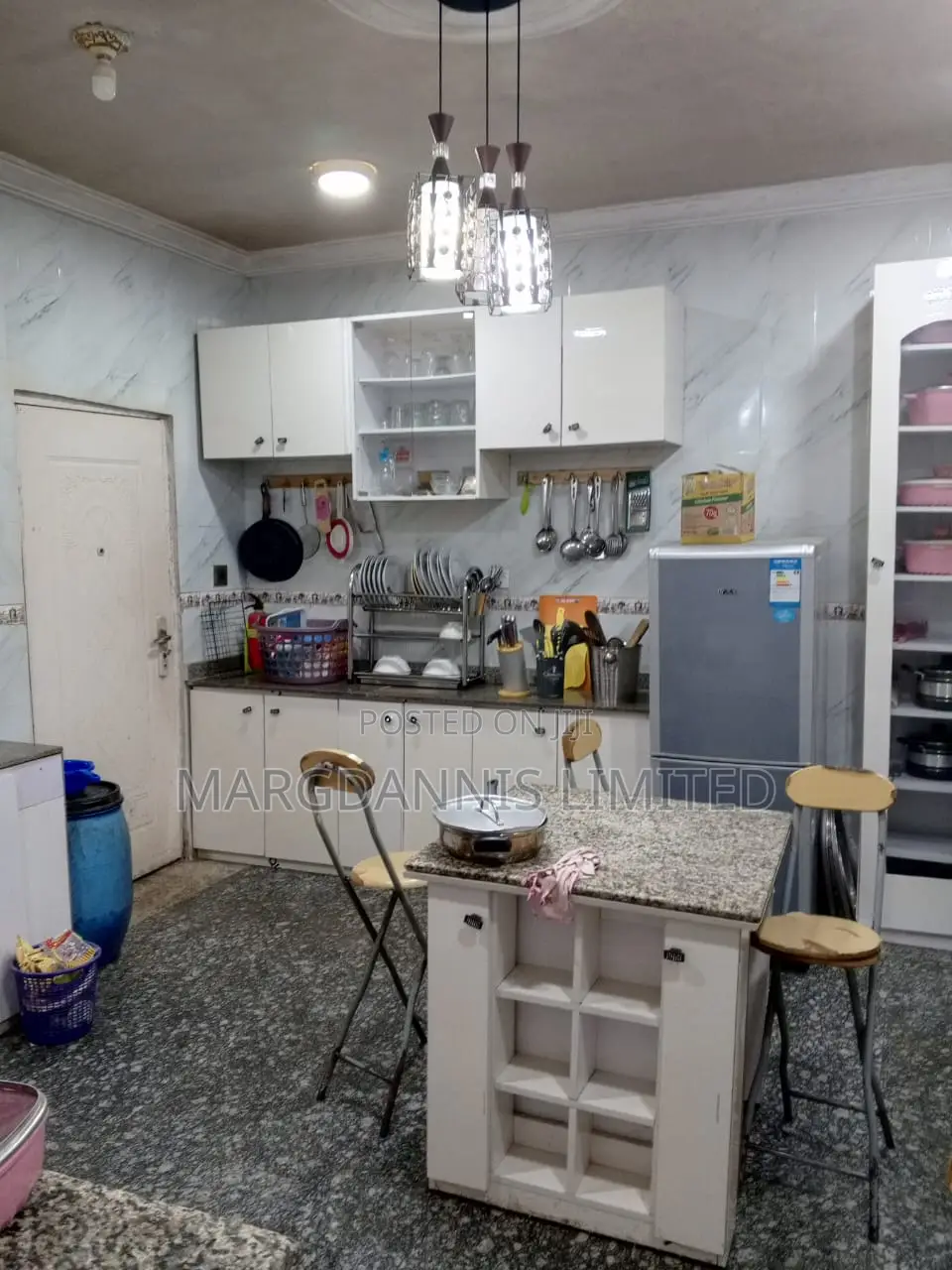 Furnished 8bdrm Duplex in Ireakari Estate,, Agric for sale