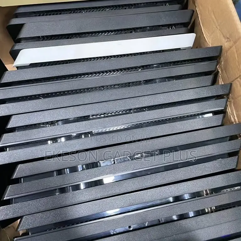 Uk Used Ps4 Slim Available With 12games Fc26 Included and 2pads