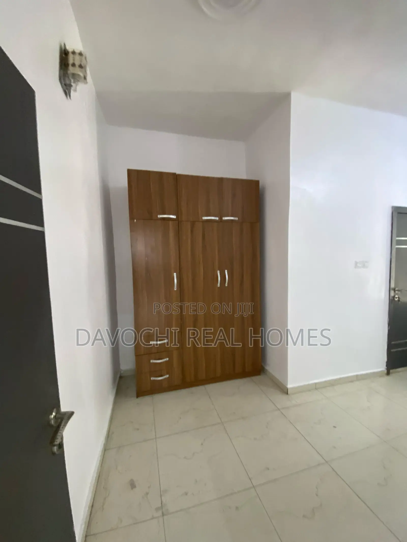 4bdrm Duplex in Conservative, for rent