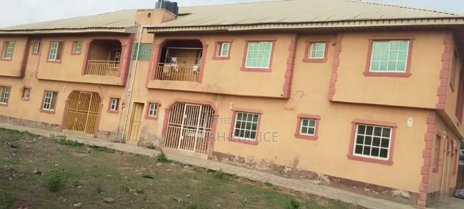 16bdrm Block of Flats in Adiyan, Abeokuta South for sale