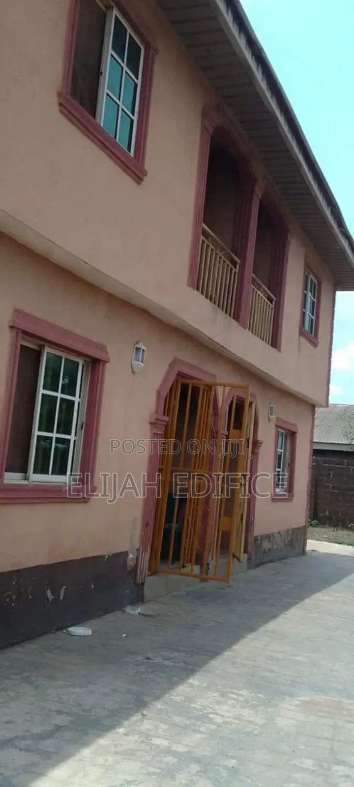 16bdrm Block of Flats in Adiyan, Abeokuta South for sale