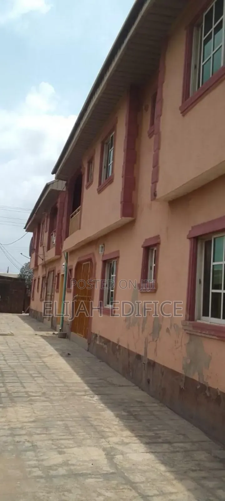 16bdrm Block of Flats in Adiyan, Abeokuta South for sale