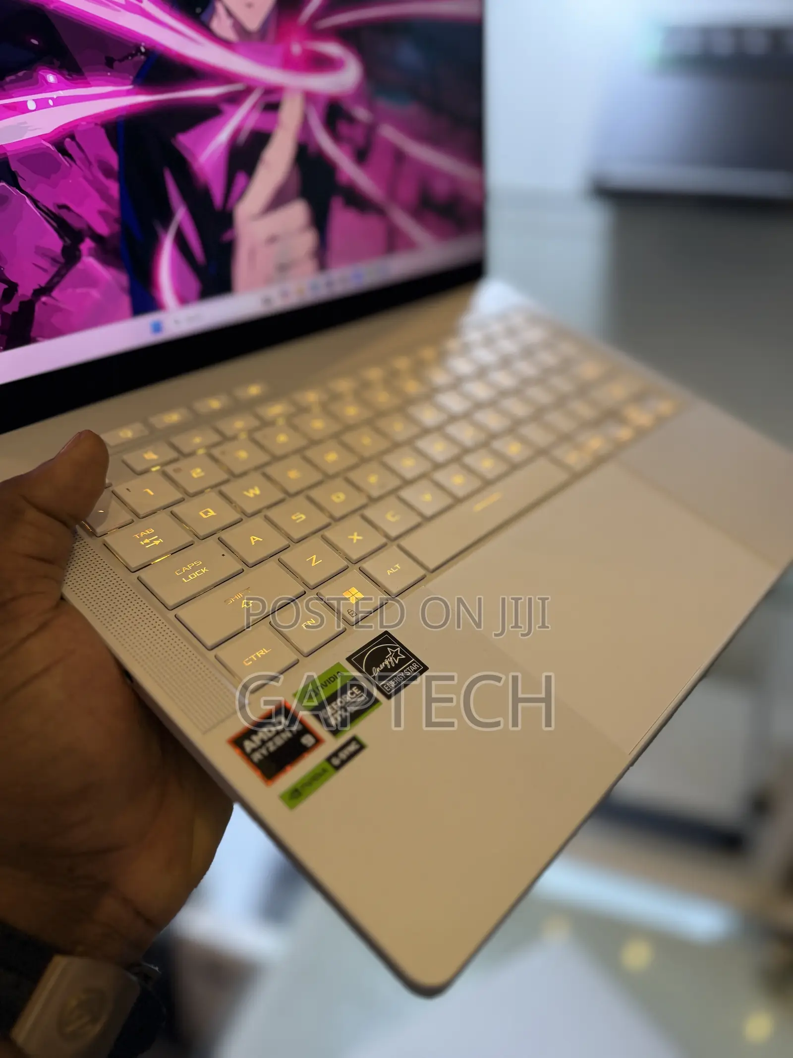 Laptop Asus ROG Zephyrus G14 16GB AMD Ryzen 9 SSD 1T