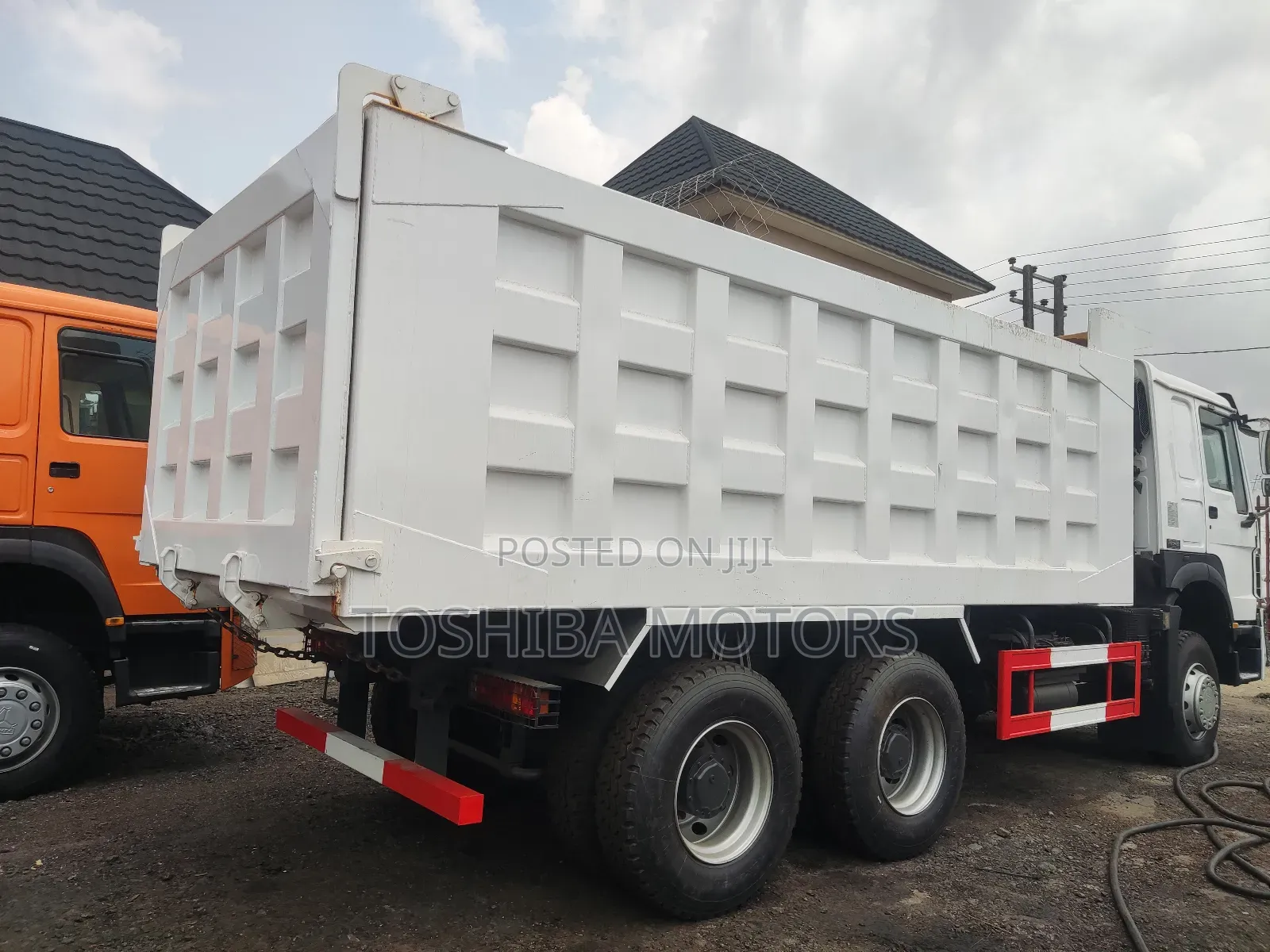 Howo Sinotruk 371 Dump Truck Full Option