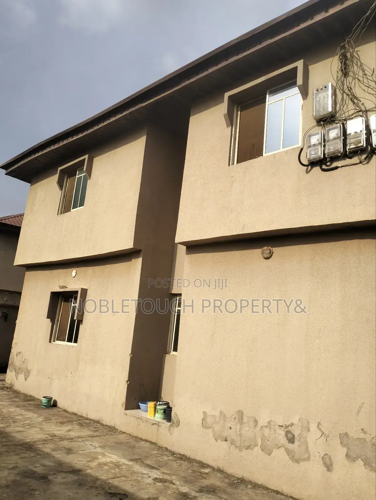3bdrm Block of Flats in Agric Road Egan for sale