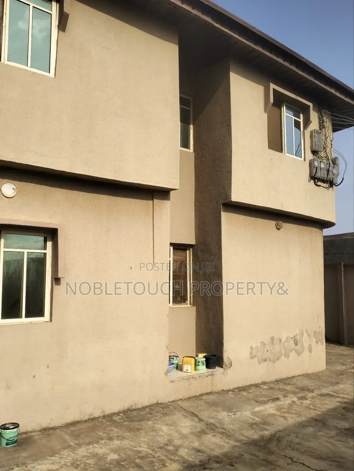 3bdrm Block of Flats in Agric Road Egan for sale