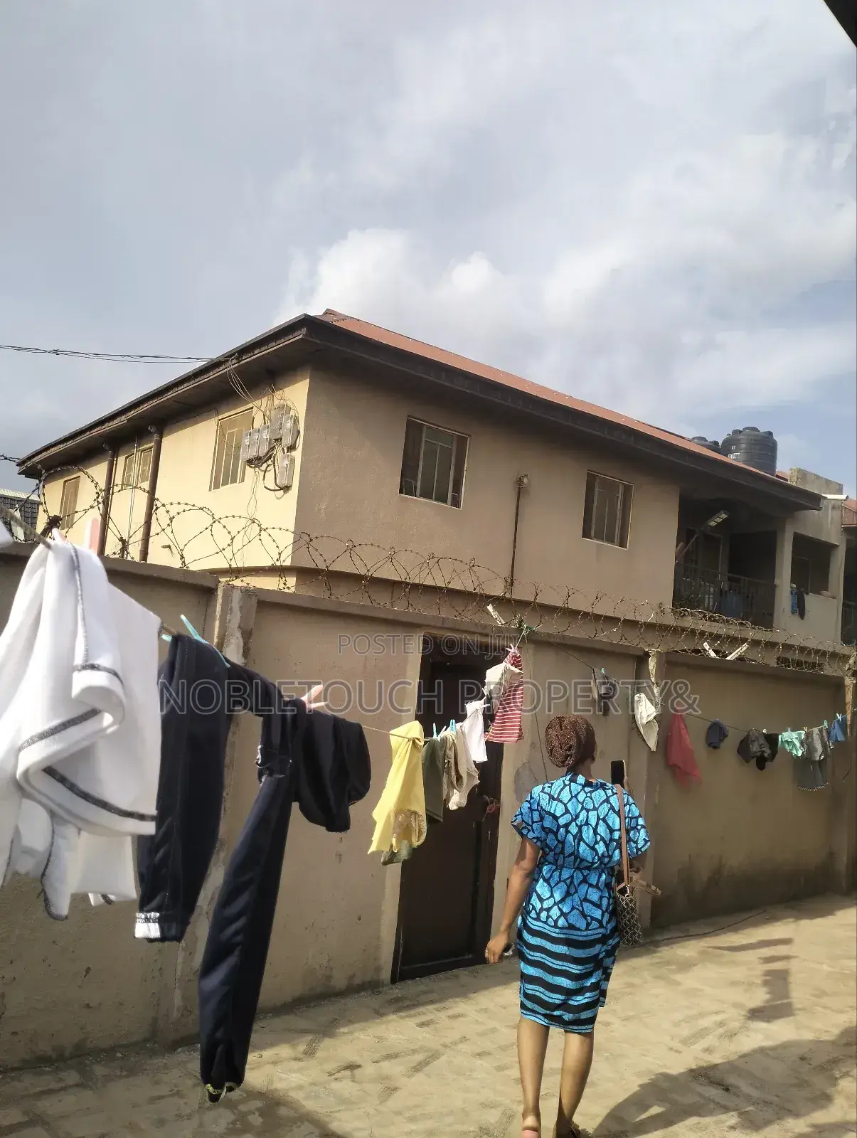 3bdrm Block of Flats in Agric Road Egan for sale