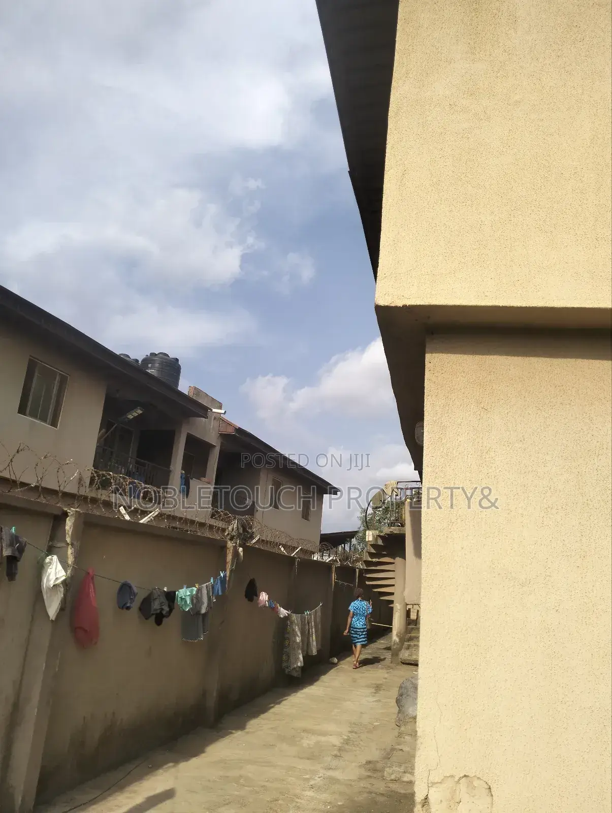 3bdrm Block of Flats in Agric Road Egan for sale