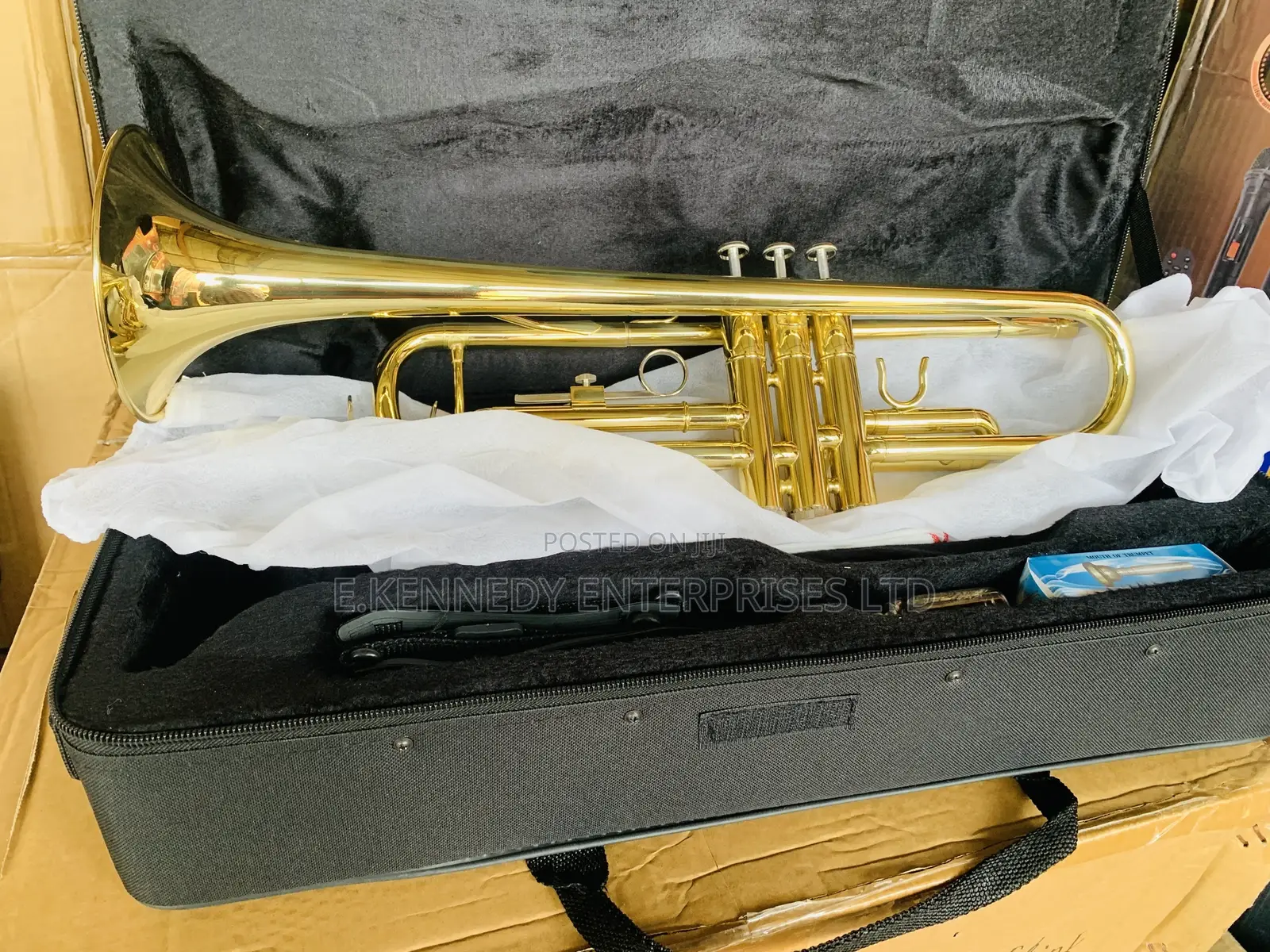 Professional Yamaha Golden Trumpet