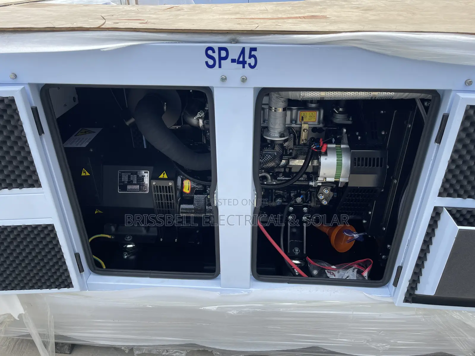 Standard England Perkins Soundproof Diesel Generator 45kva