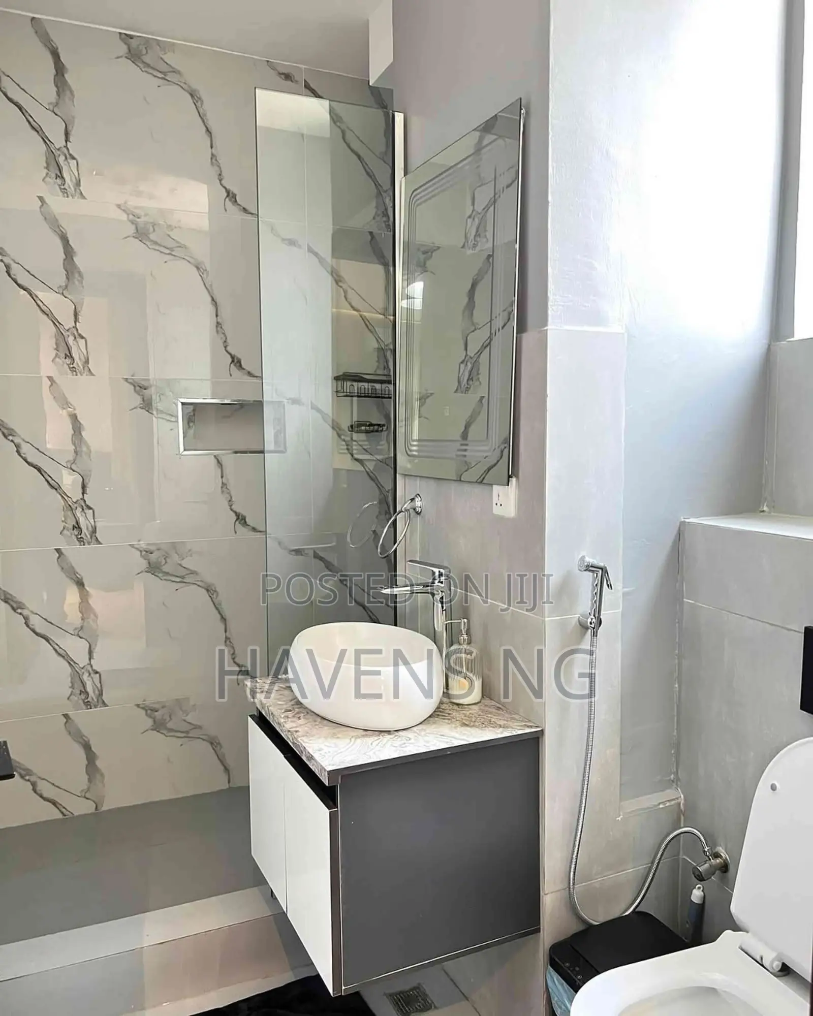 Clean 2-Bedroom Apartment Available for Short Let.