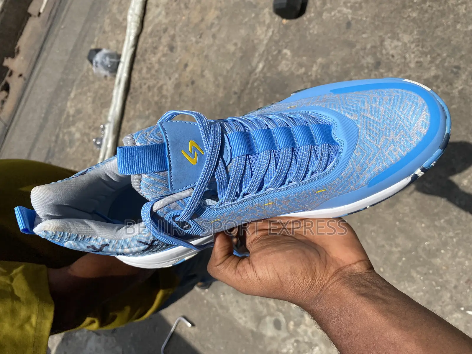 Basketball Shoe ( 007)