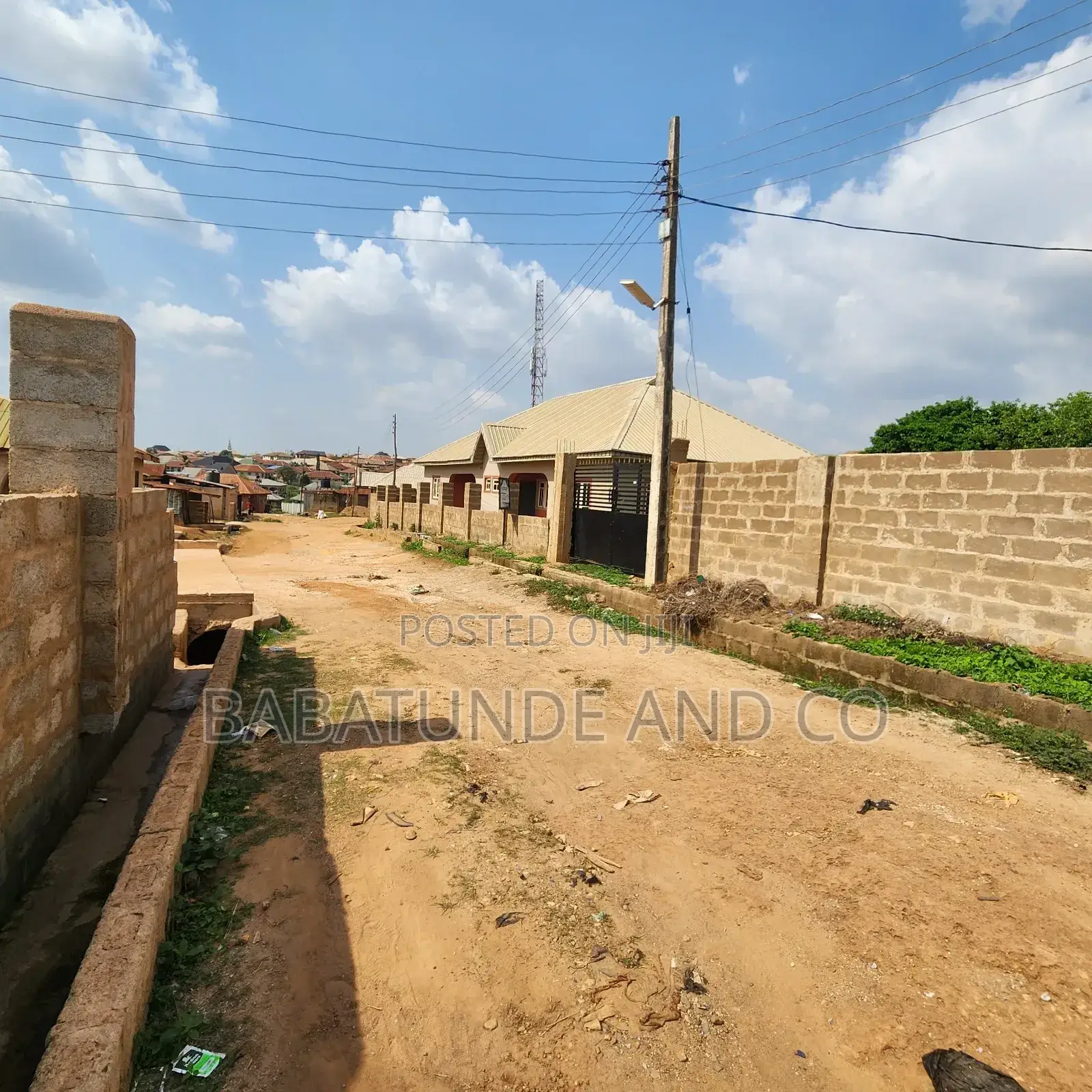3bdrm Bungalow in Soka for sale