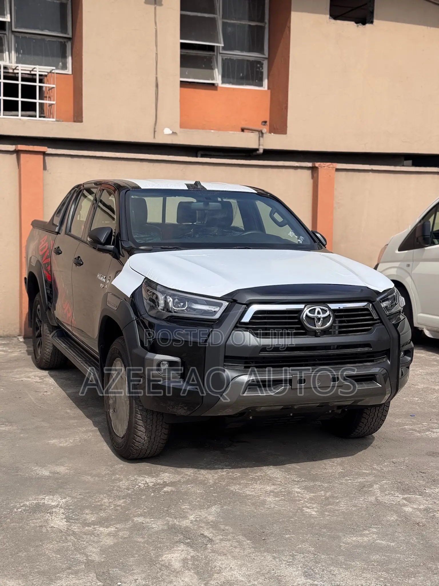 New Toyota Hilux 2025 Black
