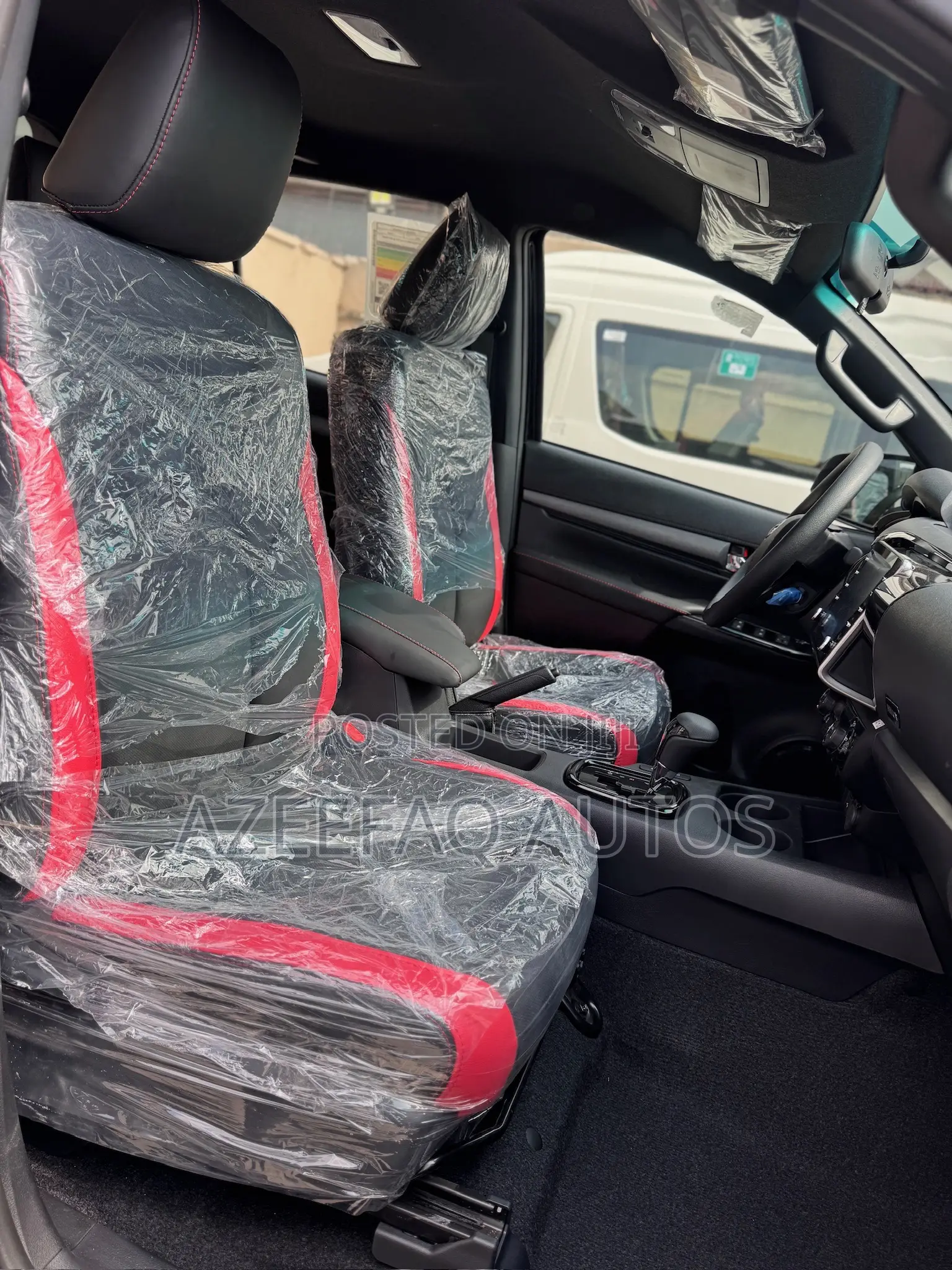 New Toyota Hilux 2025 Black