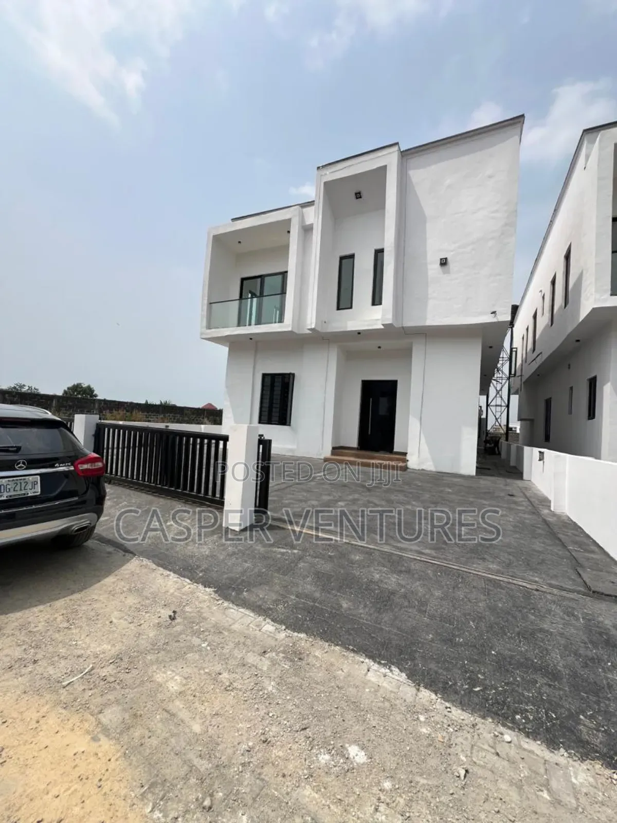 5bdrm Duplex in Tedoh, Sangotedo for sale