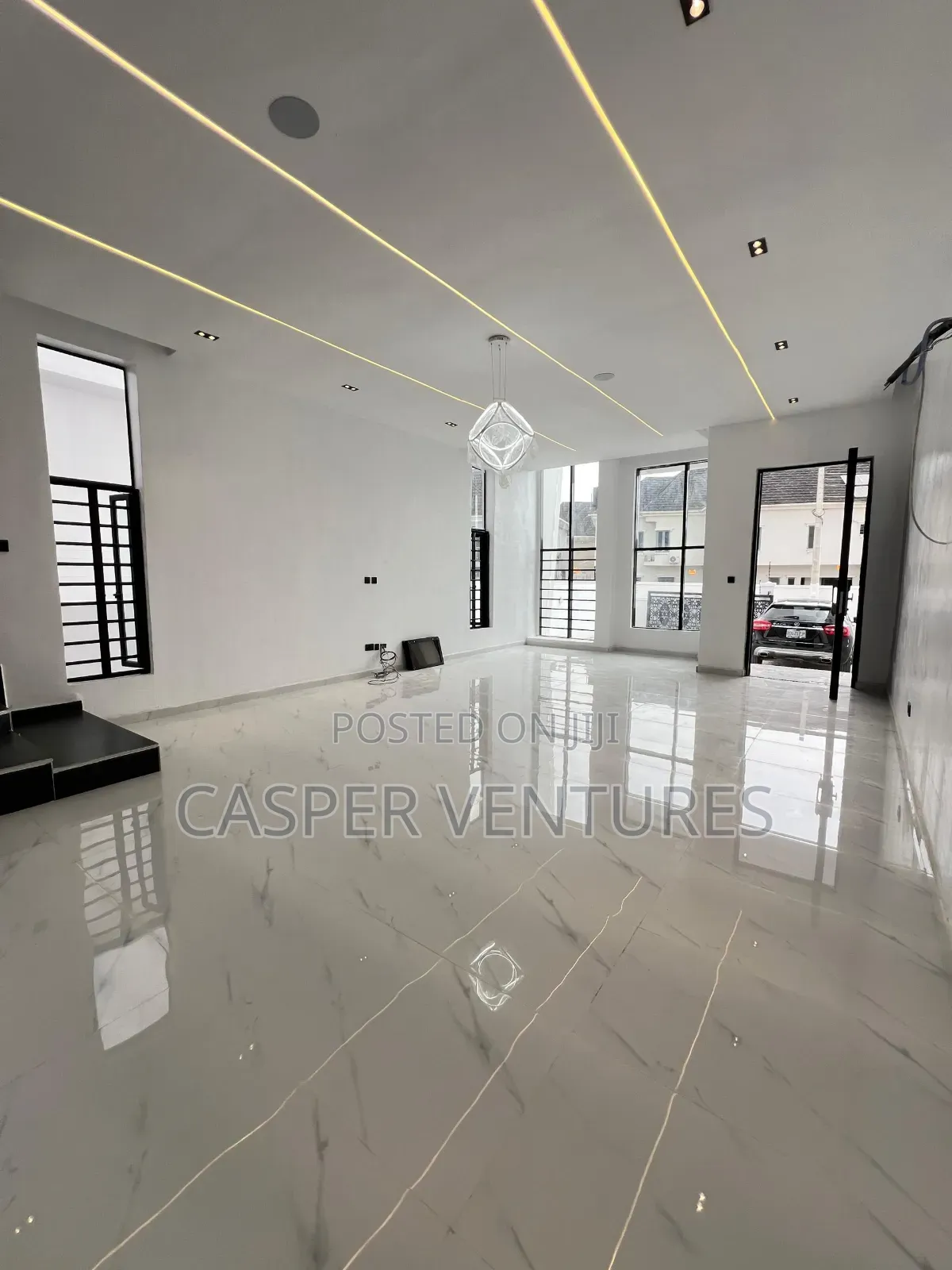 5bdrm Duplex in Tedoh, Sangotedo for sale