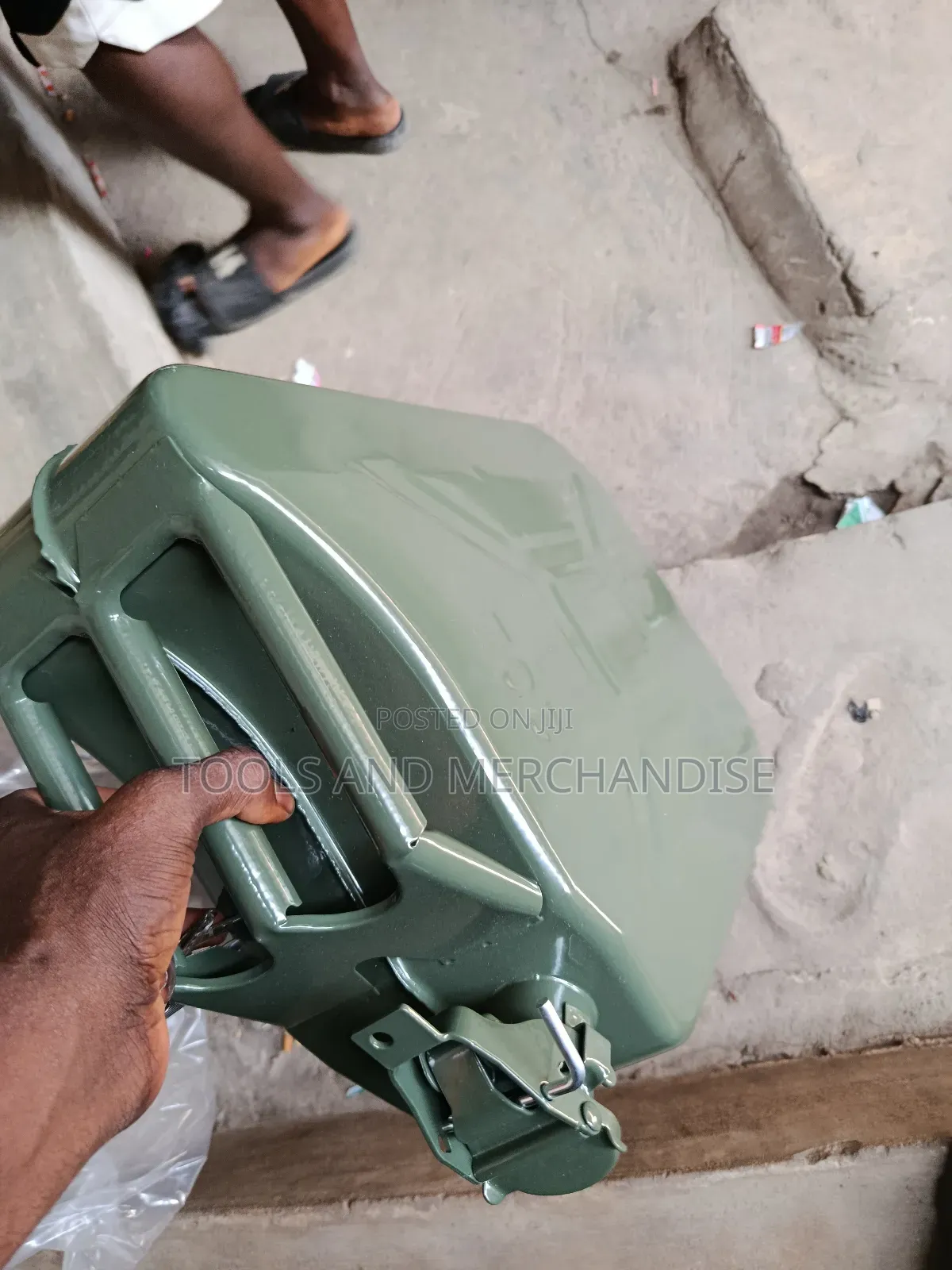 20-Liter Jerry Can (Army Jerry Can)