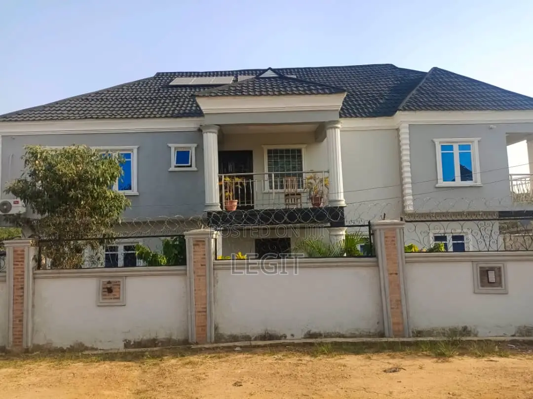 Furnished 7bdrm Duplex in Ibadan for sale