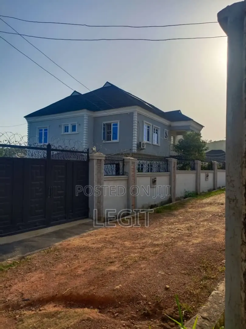 Furnished 7bdrm Duplex in Ibadan for sale