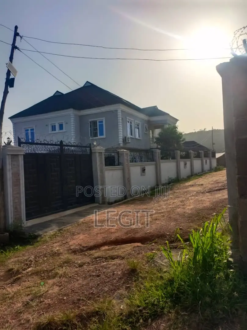 Furnished 7bdrm Duplex in Ibadan for sale