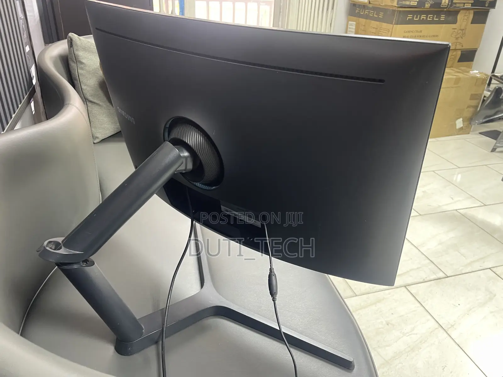 Samsung 27" QHD Qled HDR 144hz 1ms Curved Gaming Monitor