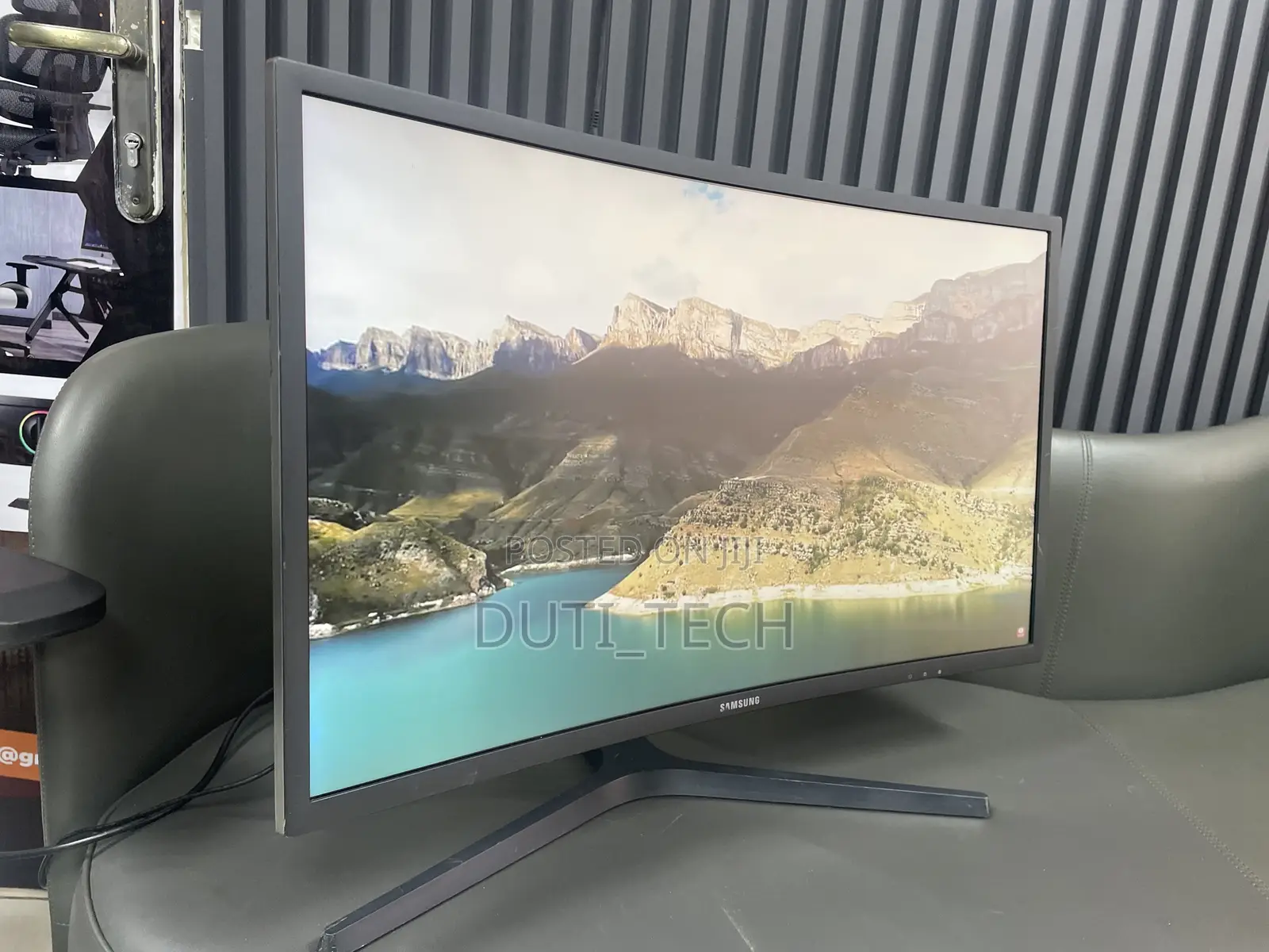 Samsung 27" QHD Qled HDR 144hz 1ms Curved Gaming Monitor