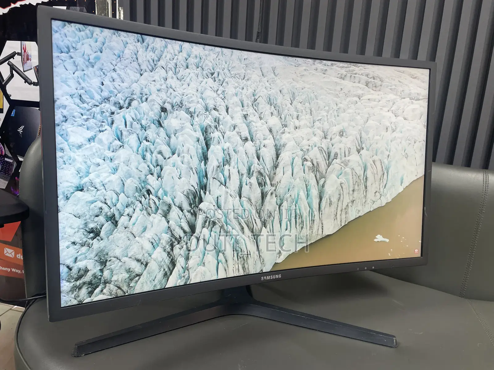 Samsung 27" QHD Qled HDR 144hz 1ms Curved Gaming Monitor