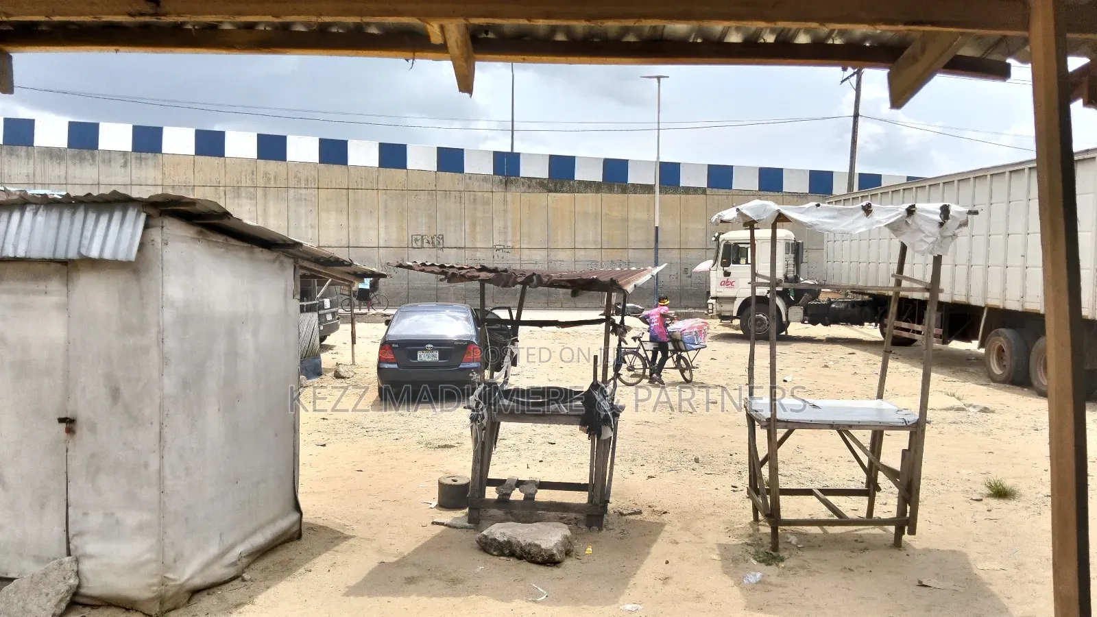 For Sale: 10 Plots on Eliozu Road Ph
