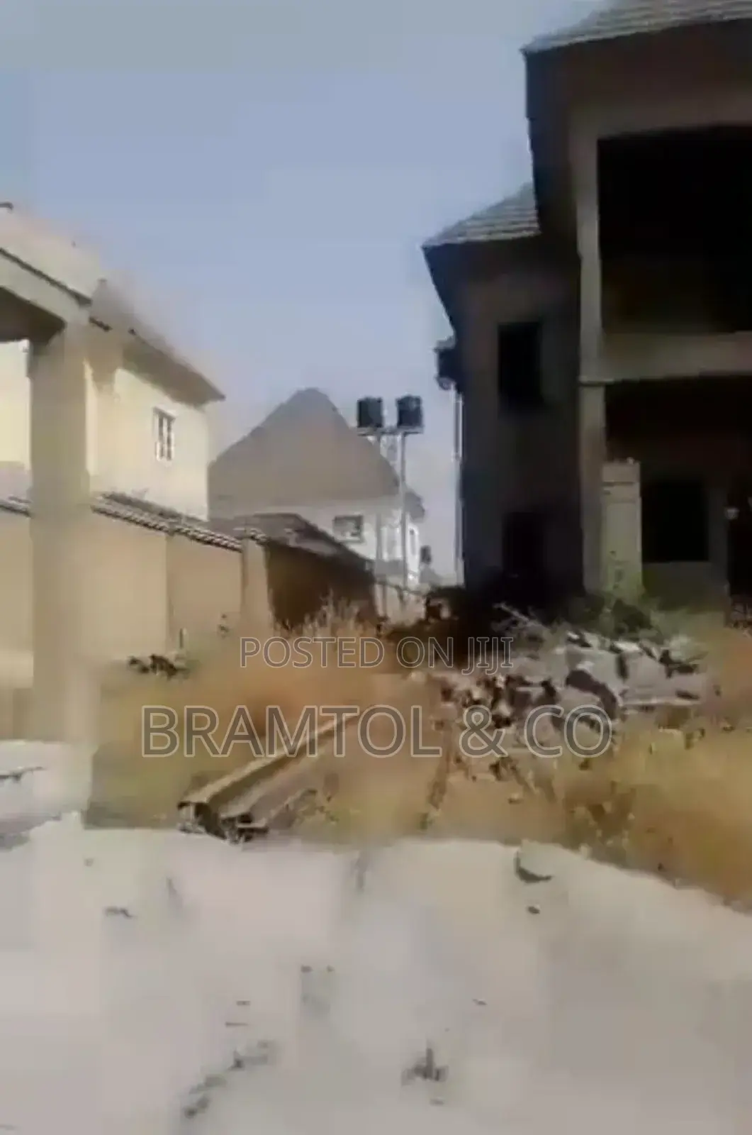 5bdrm Fully Detached Duplex Carcass In Galadimawa For Sale