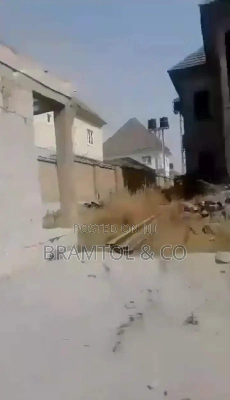 5bdrm Fully Detached Duplex Carcass In Galadimawa For Sale
