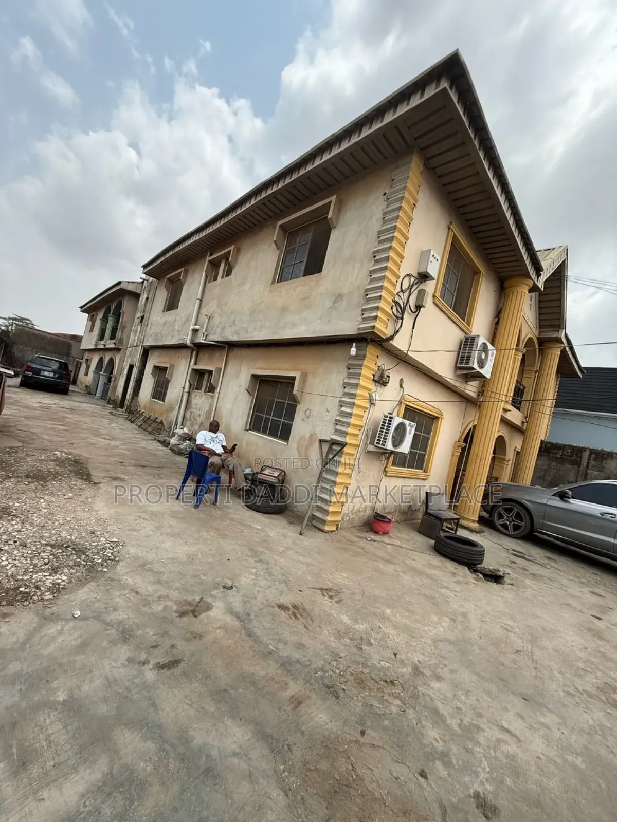 Commercial Building for Sale:- Flats and Shops Facing the Rd
