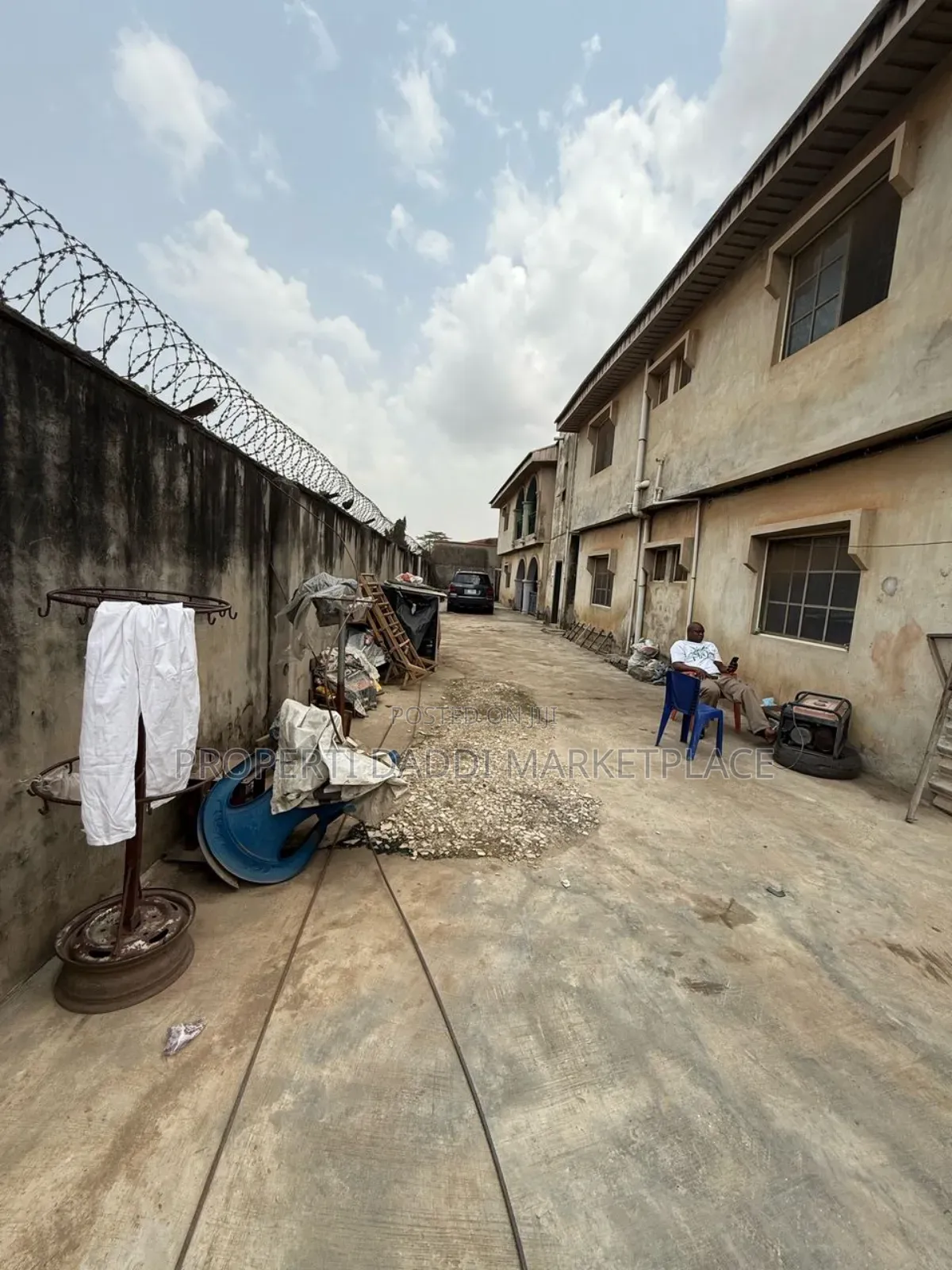 Commercial Building for Sale:- Flats and Shops Facing the Rd