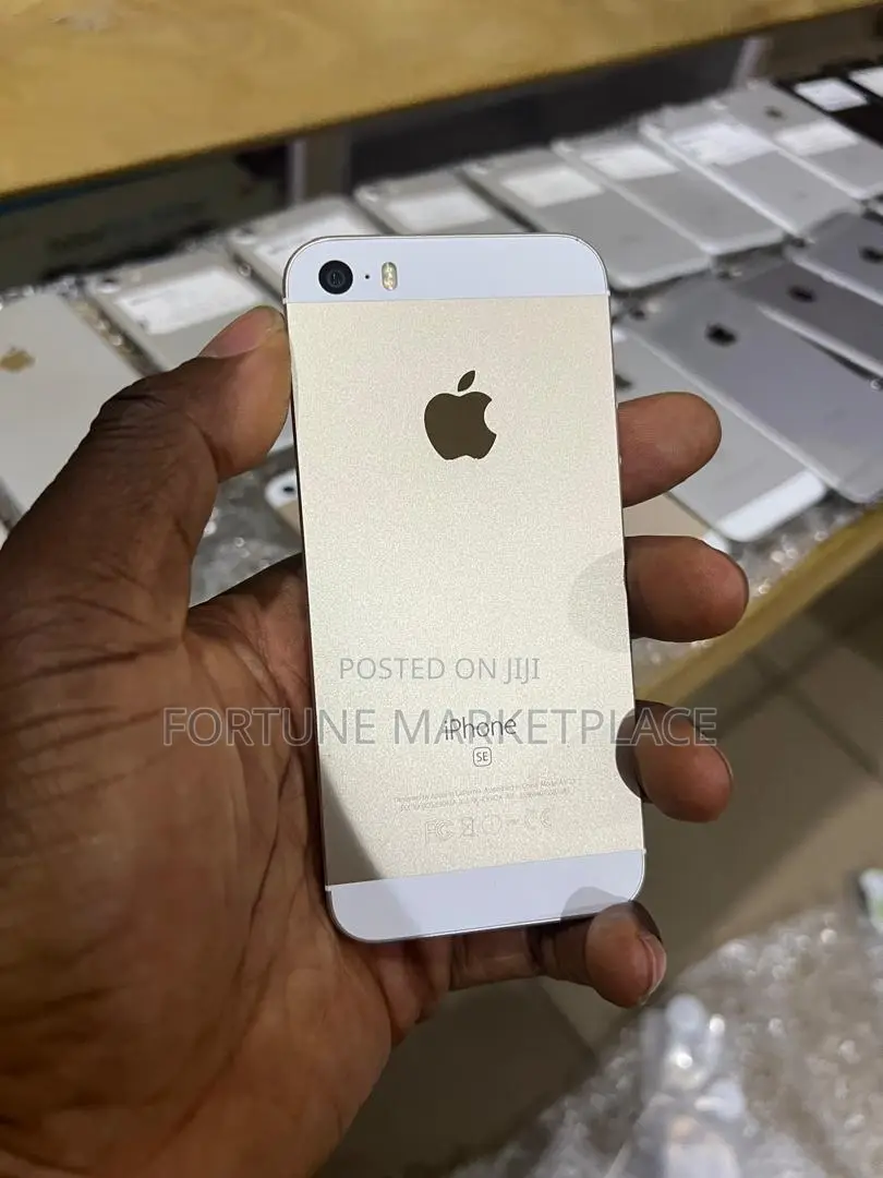 Apple iPhone SE 64 GB Gold