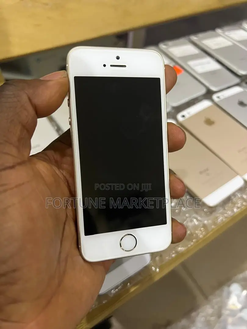 Apple iPhone SE 64 GB Gold
