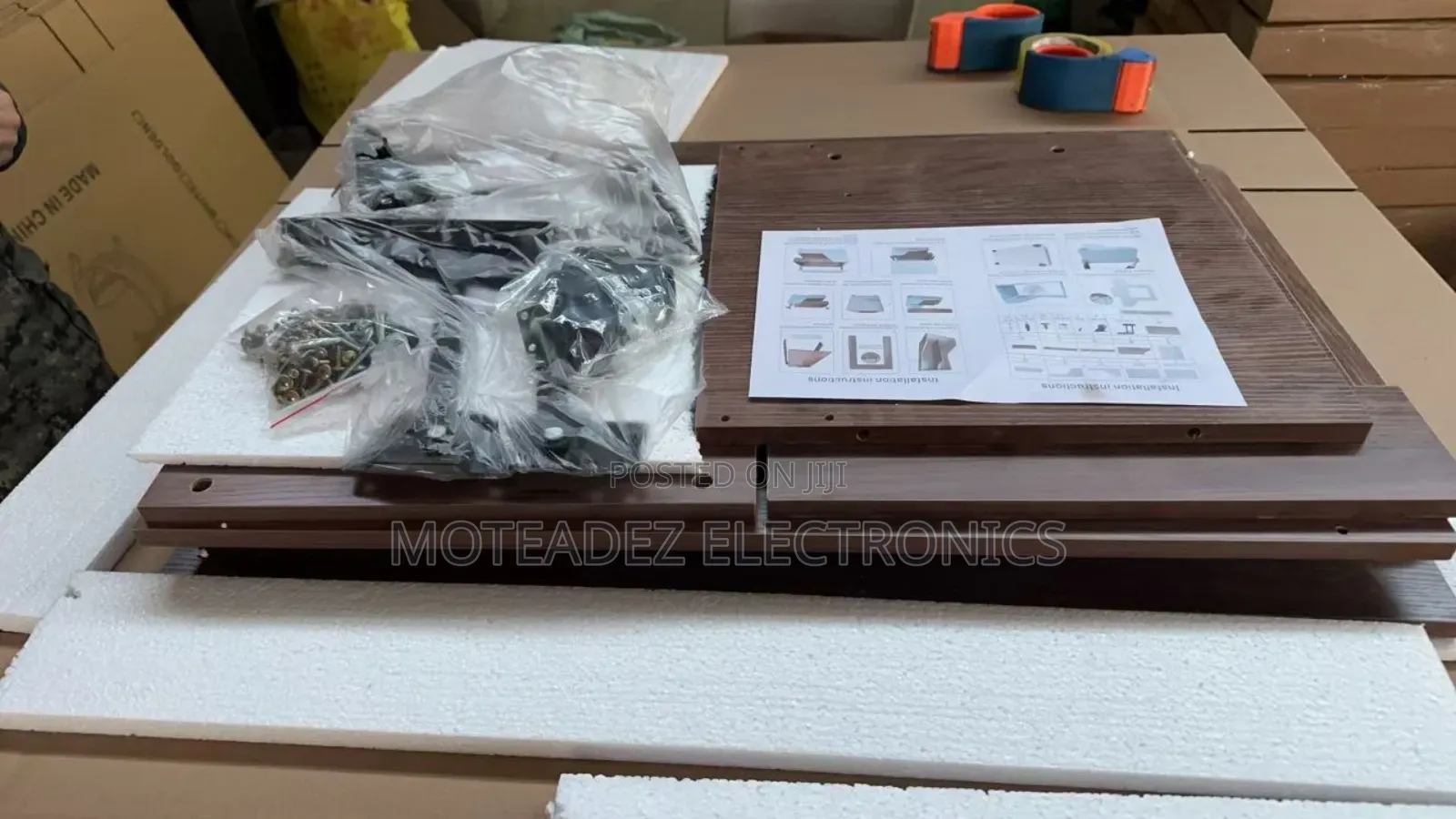 Big Size Luxury Foldable Wooden Centre Table With Drawers