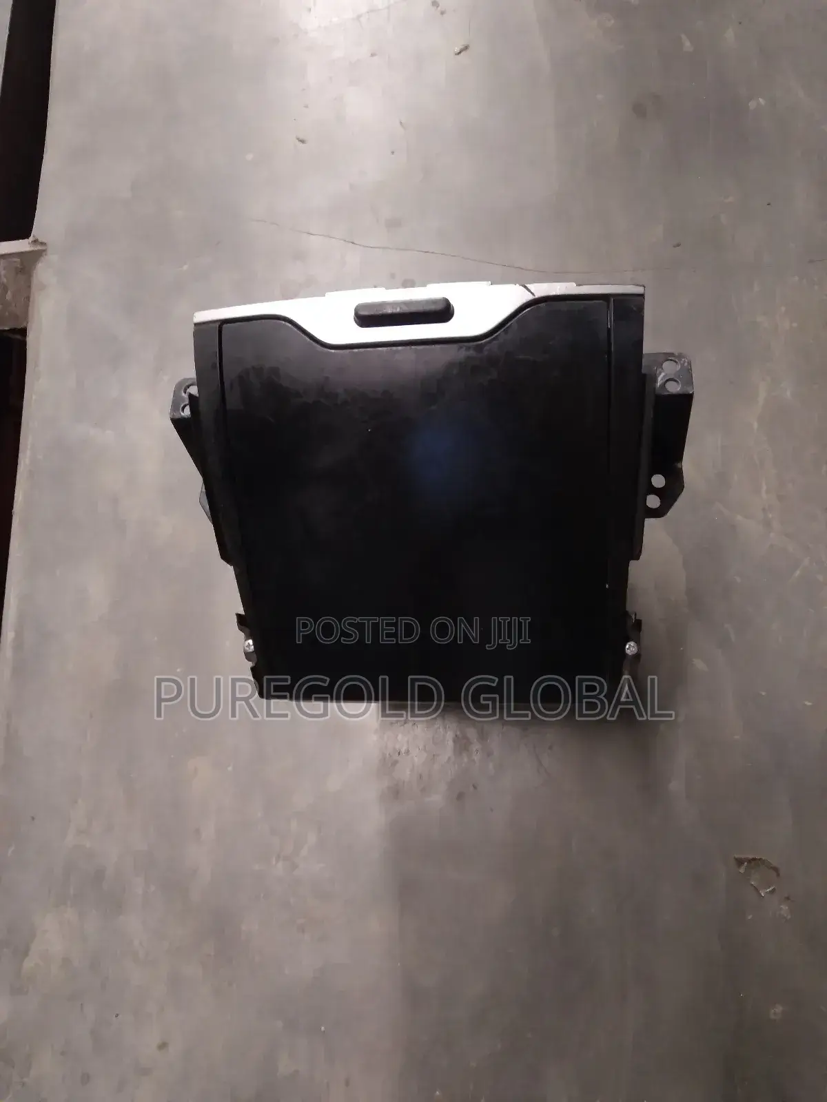 Sonata 2011 and 2014 Center Safe Box