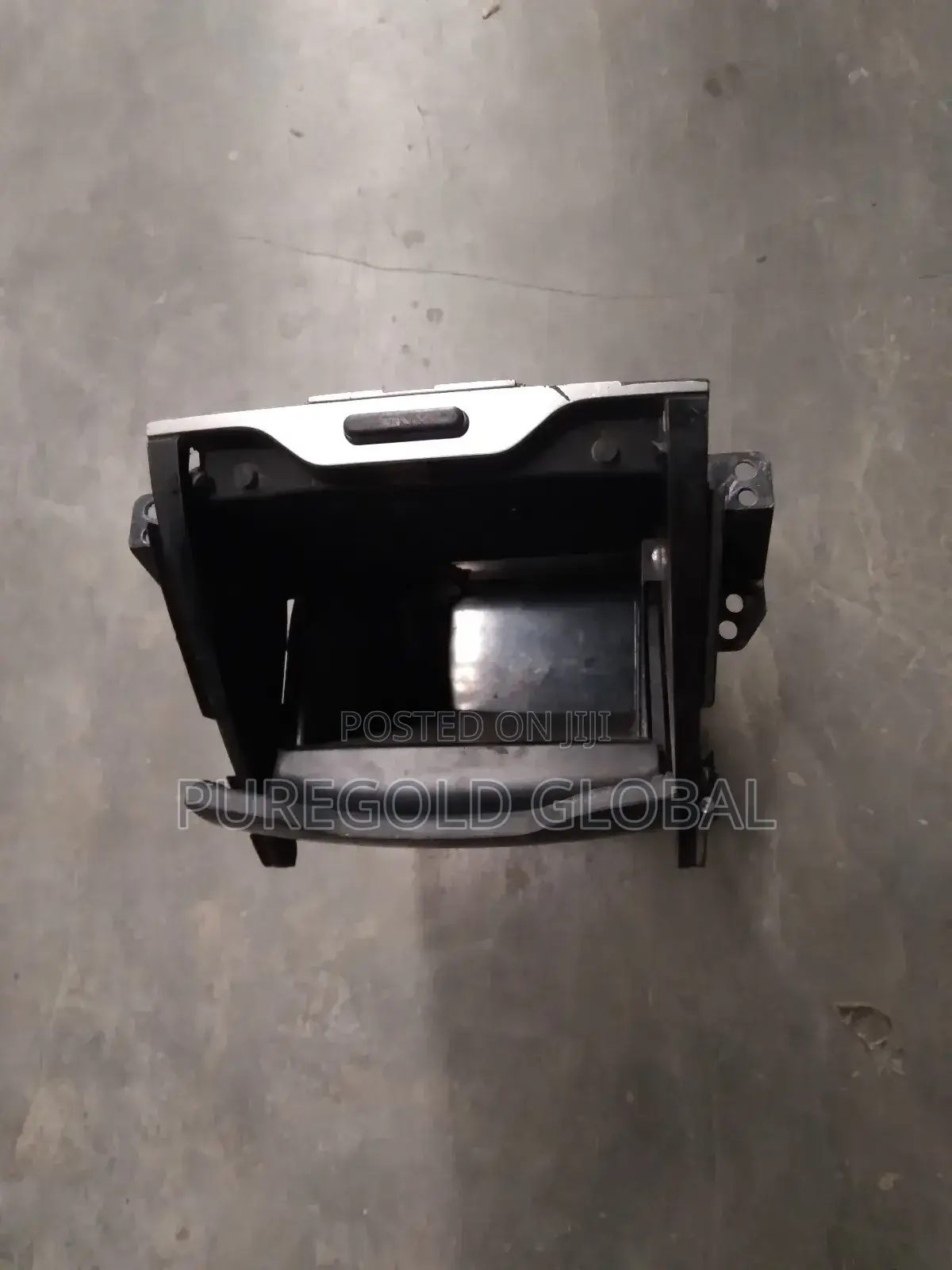 Sonata 2011 and 2014 Center Safe Box