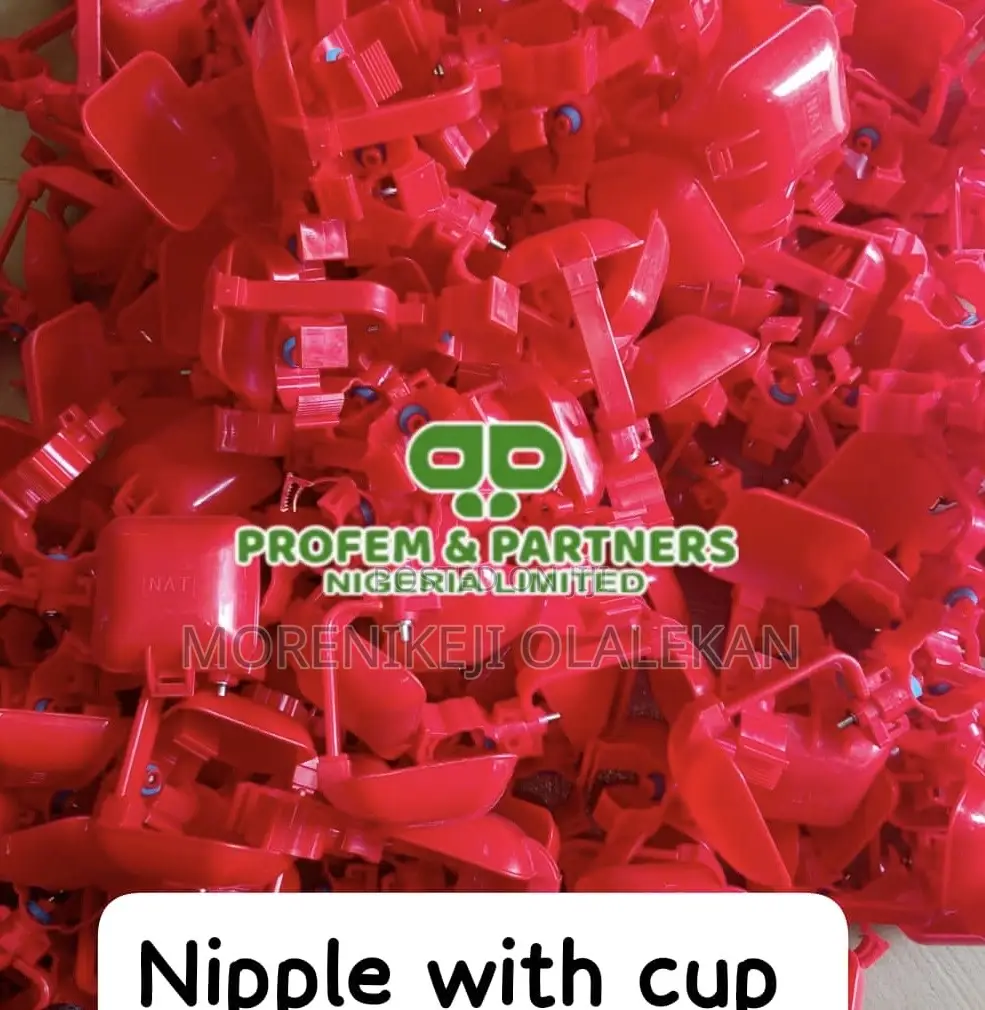 Nipple With Cup Drinkers