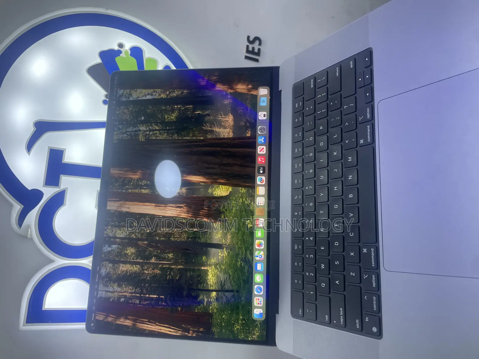 Laptop Apple MacBook Pro 2021 M1 32GB Apple M1 Pro SSD 512GB