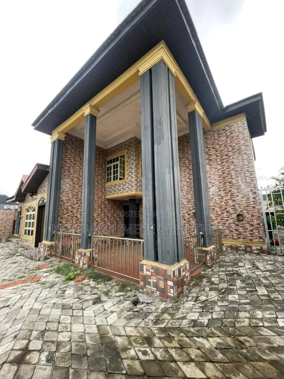 7bdrm Duplex in Rumuaghulu Port for sale